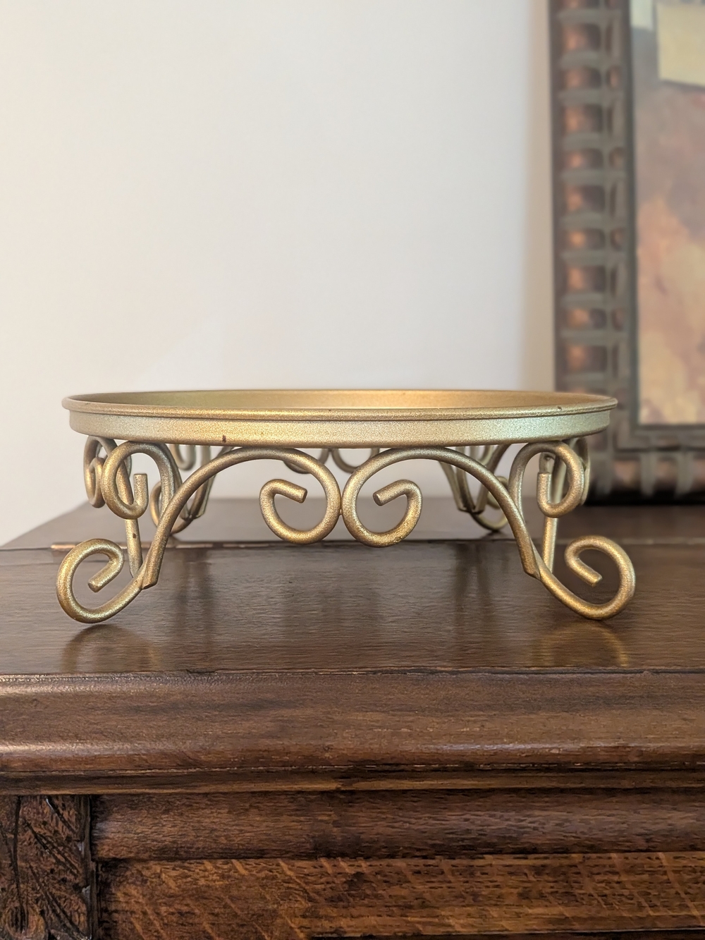 Gold Scroll Wire Plant Stand Cake Pedestal Riser 8.5” Wide x 2.75” High